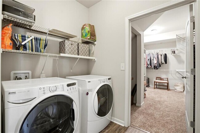 Building Photo - 318 Argyle Ct