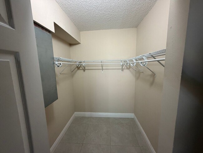 Building Photo - ANNUAL RENTAL - 2 BED / 2 BATH CONDO AT MYSTIC GARDENS