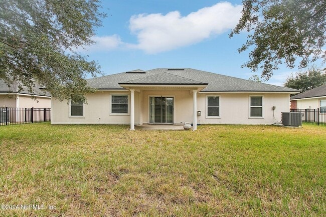 Building Photo - 14018 Fish Eagle Dr E