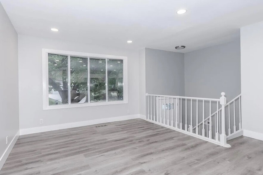 Building Photo - 707 Chester Dr