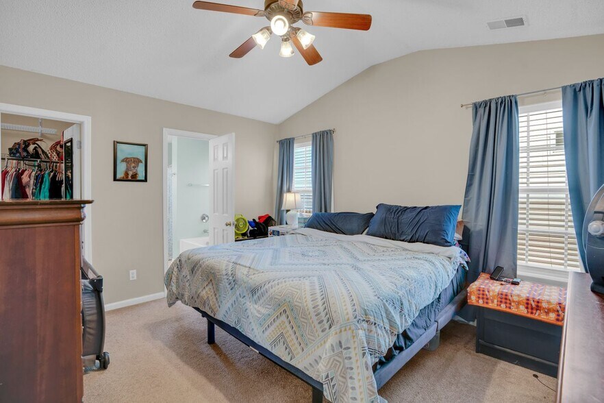 Building Photo - 129 Merowey Ct