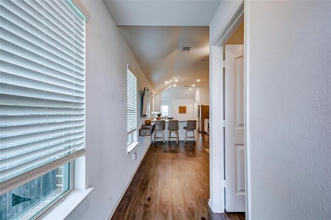 Building Photo - 26022 Steele Flower Dr