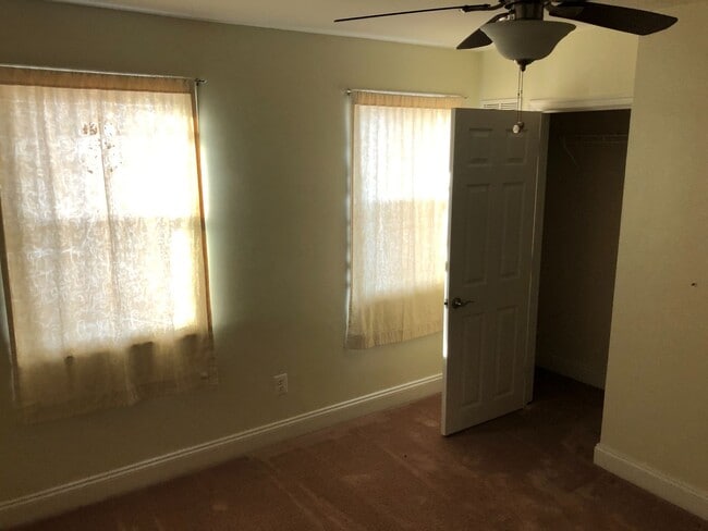 Building Photo - *COMING SOON* Beautiful, Spacious Townhome...