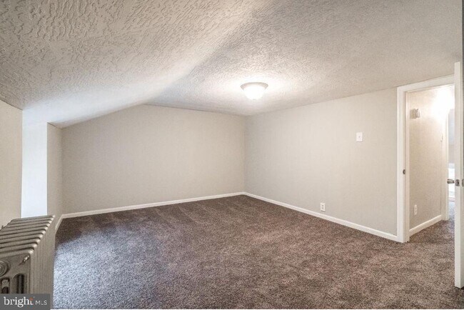 Building Photo - 132 Krams Ave
