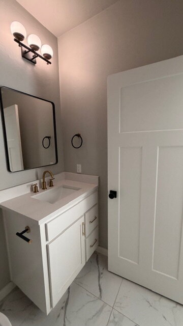 Building Photo - "Modern Comfort Awaits: Spacious 2-Bed, 2.5-Bath Multiplex Gem in Oklahoma City!"                ...