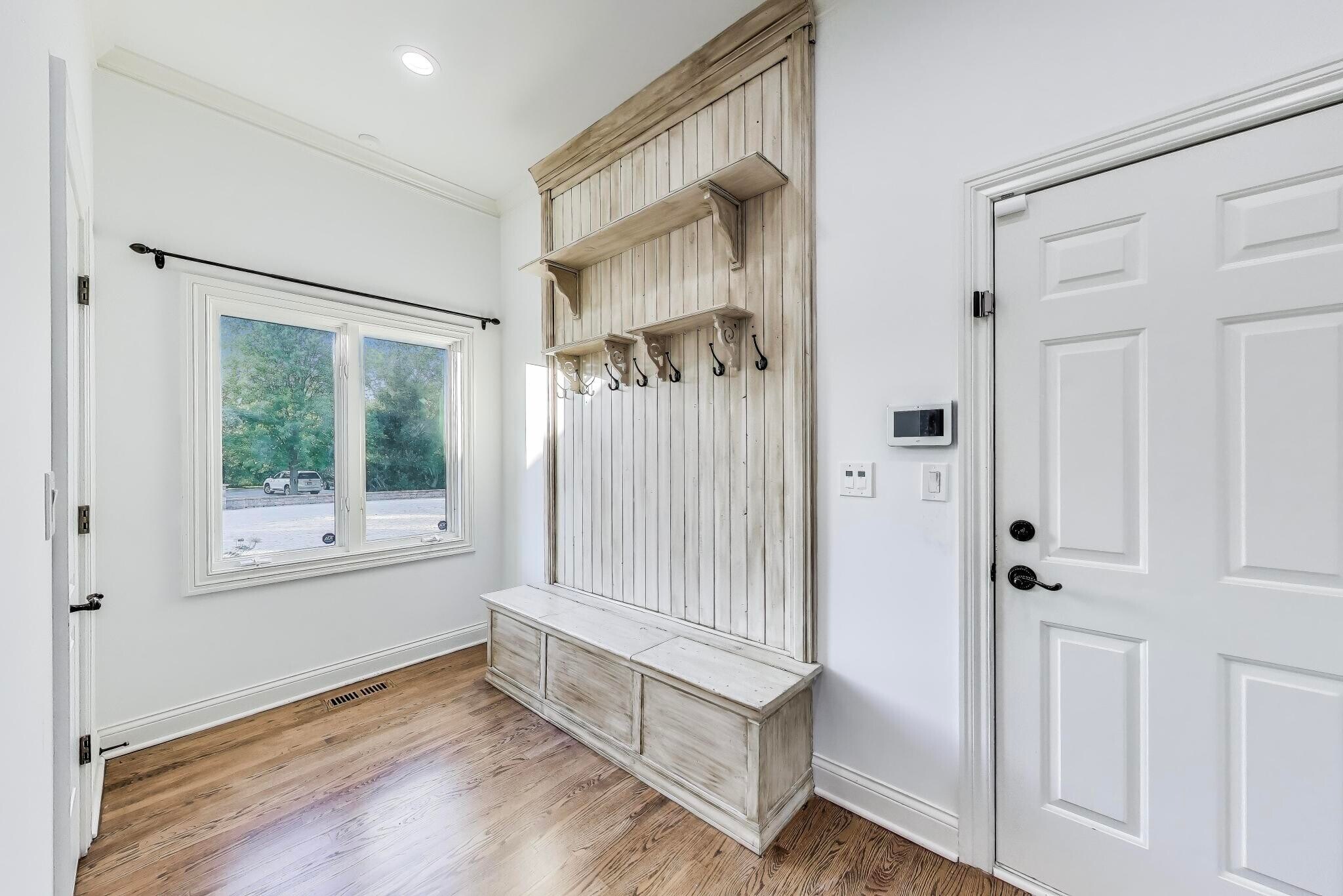 Building Photo - 23W711 Hobson Rd