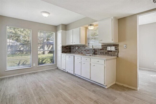 Building Photo - 9414 Crystal Cove Cir