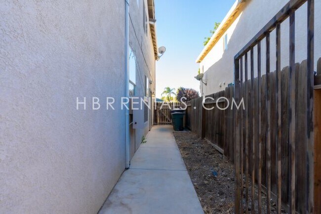 Building Photo - Charming 3-Bedroom & Spacious 2400 Sq. Ft. Layout in Tracy's Serene Sagewood Neighborhood!