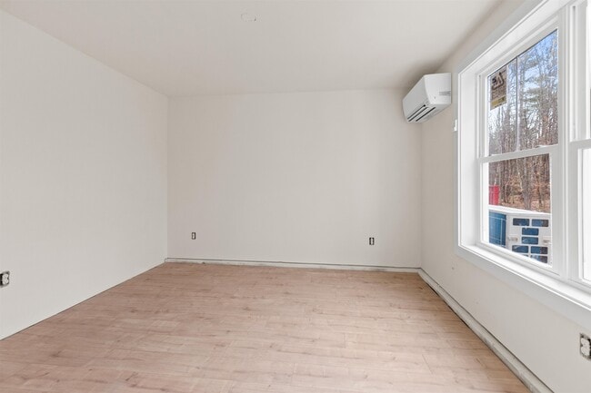 Building Photo - 3112 Parade Rd