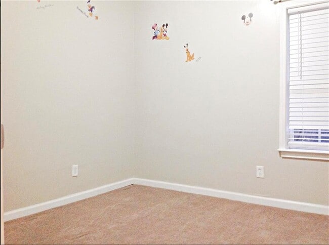 Building Photo - 218 Barfield Ave SW