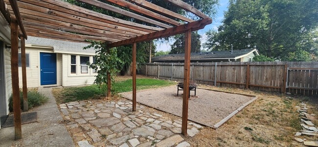 Building Photo - 2709 W Irene St