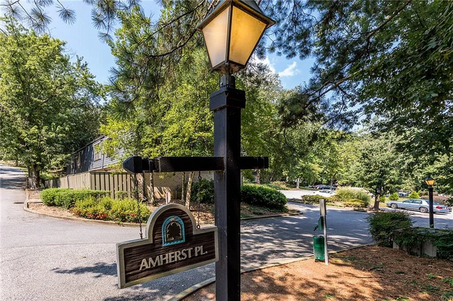 Building Photo - 2 Bed and 2 Bath in Atlanta!