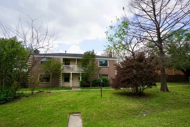 Building Photo - 3309 Lawrence St