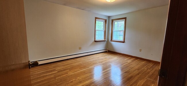 Building Photo - 441 First Parish Rd