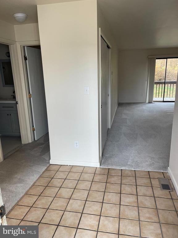 Building Photo - 105 Foxfire Dr
