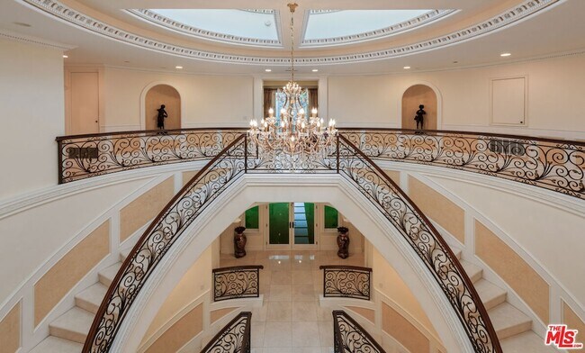 Building Photo - 1455 Robmar Dr