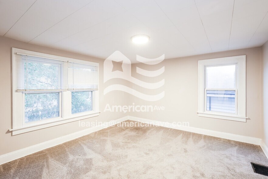 Building Photo - 14 21st St