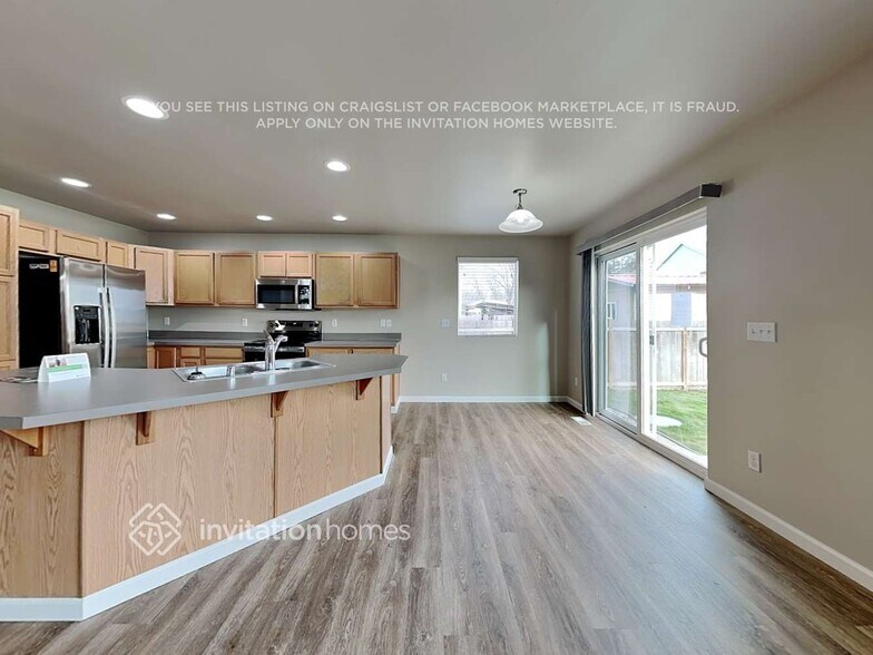 Building Photo - 17729 16th Ave E