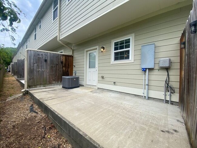 Building Photo - East Nashville Townhome For Rent!