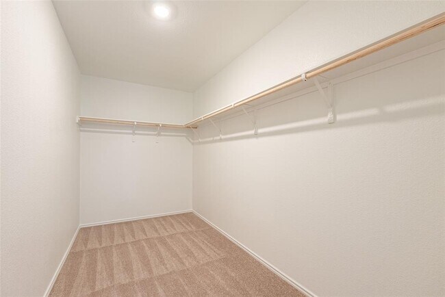 Building Photo - 200 Camargue Dr