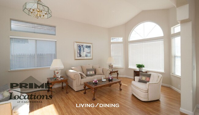 Building Photo - Excellent west Roseville location