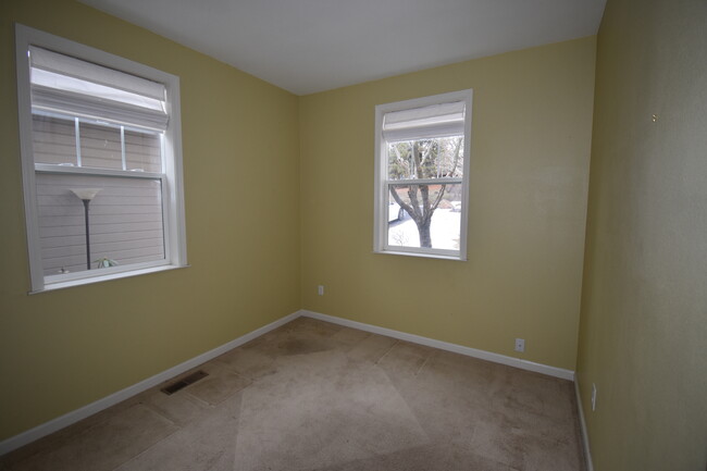 Building Photo - 10408 Merlin Way
