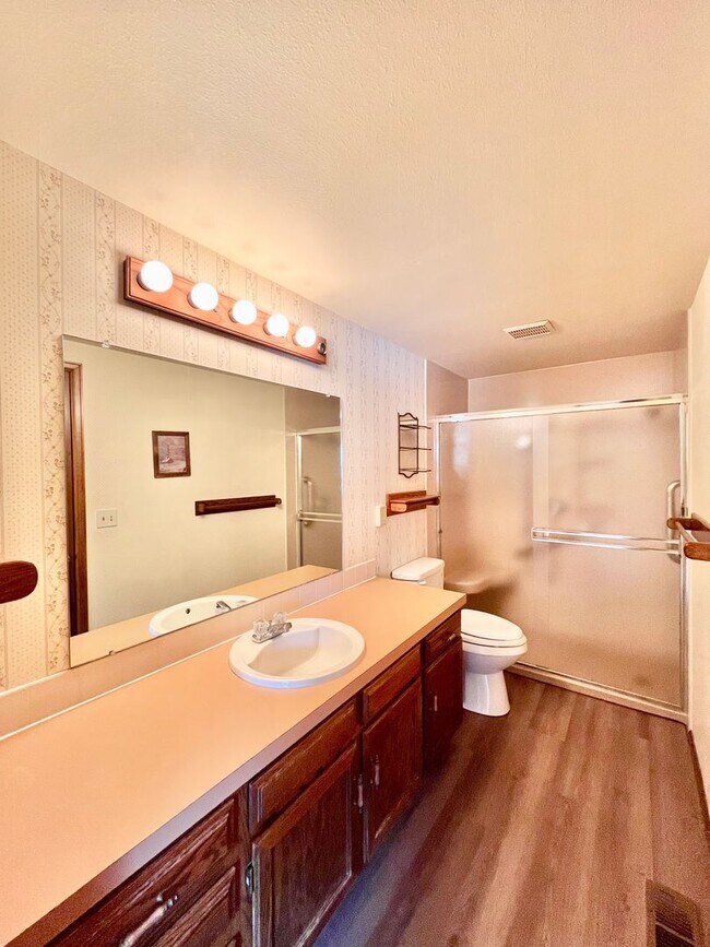 Building Photo - Spacious 4 bed/ 3 bath Two Story Home with Finished Basement - Lawn and Garden Care Included, New...