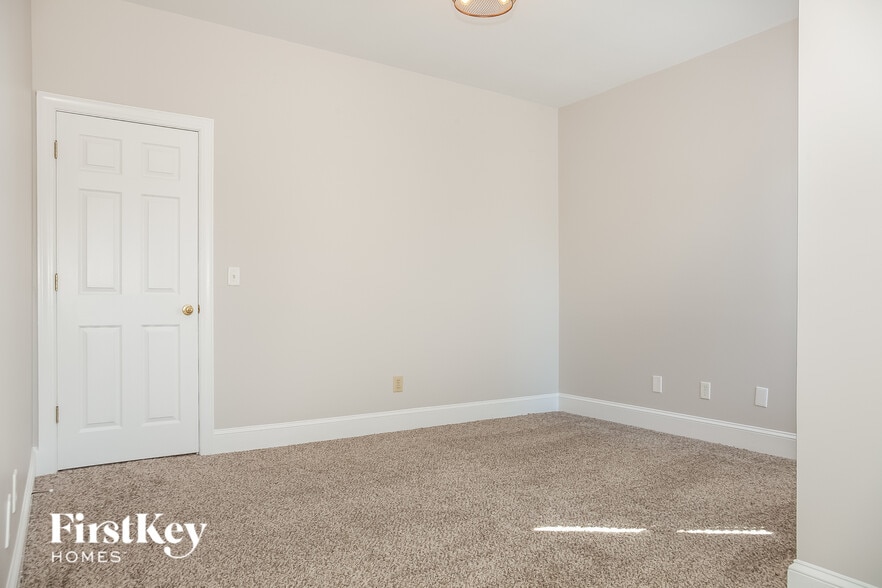 Building Photo - 2818 Saintfield Pl