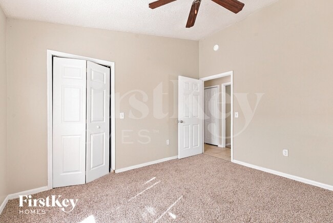Building Photo - 6505 Viewpoint Ct