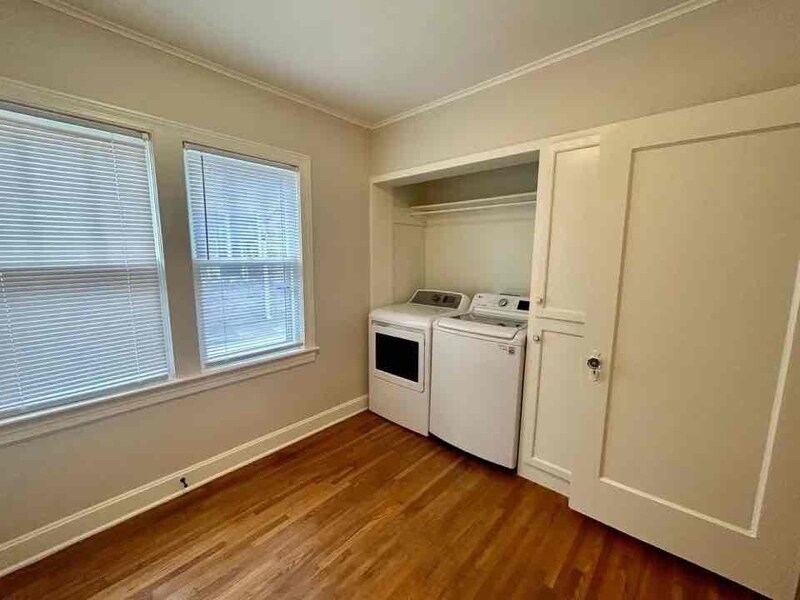 Building Photo - 1011 E 36th St