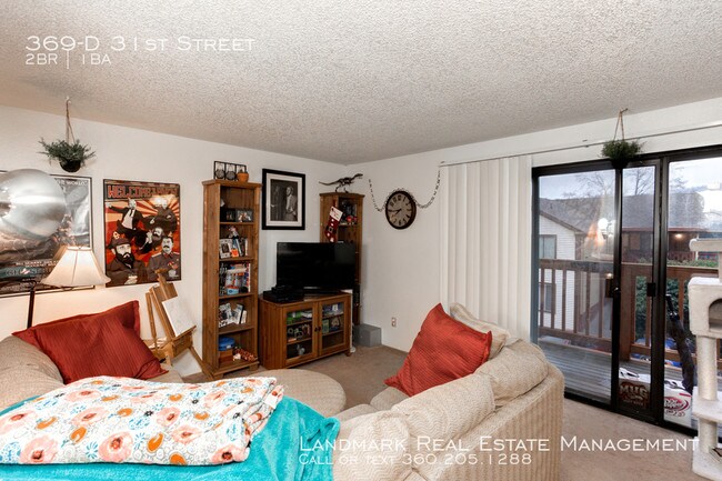 Building Photo - 2 Bedroom at Cambridge Square!