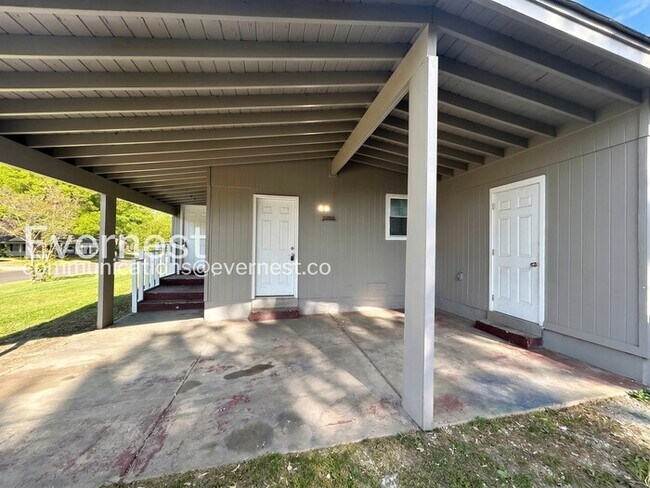 Building Photo - 1449 Ticonderoga Dr