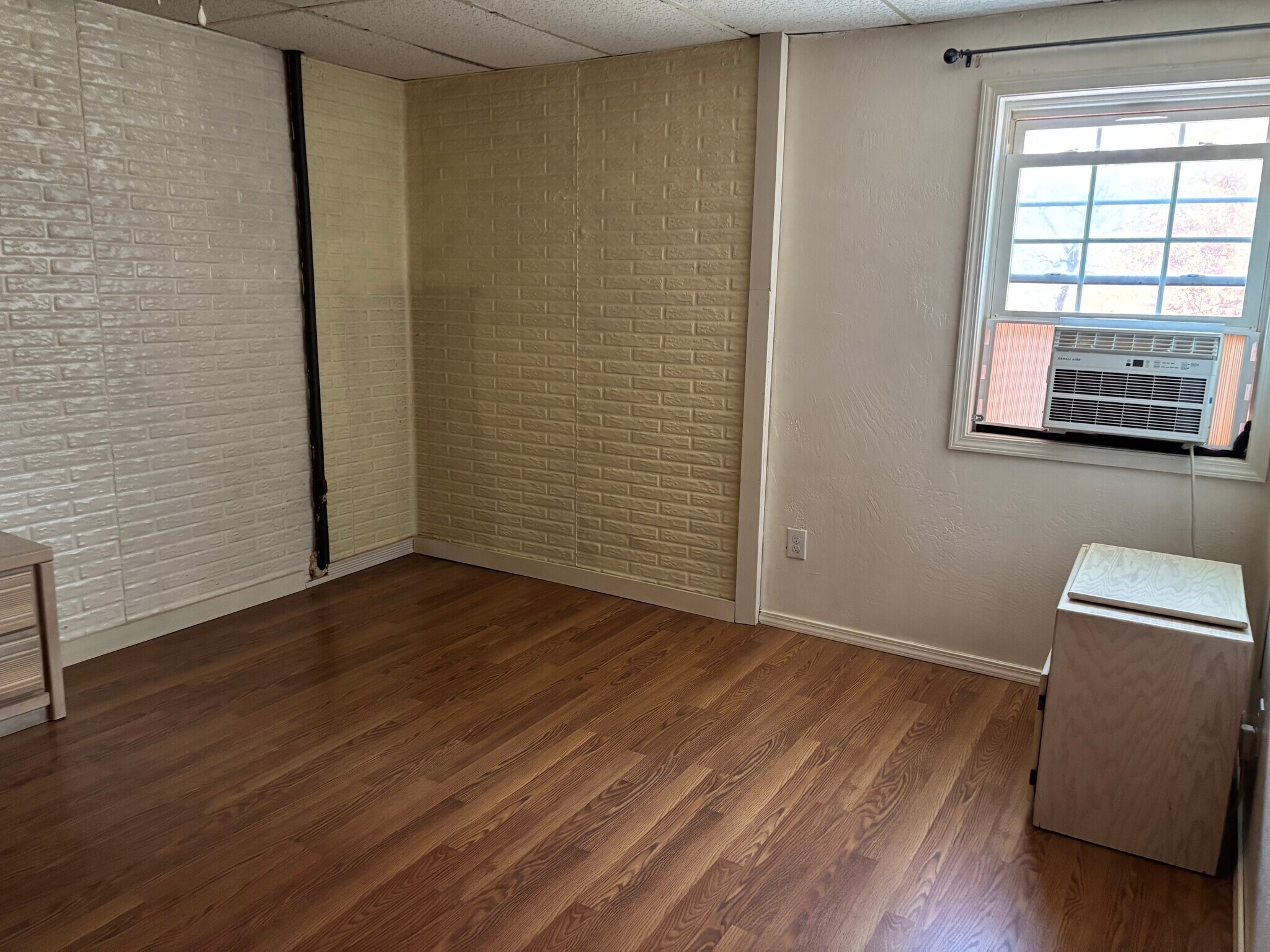 Building Photo - 142 Townsend Ct