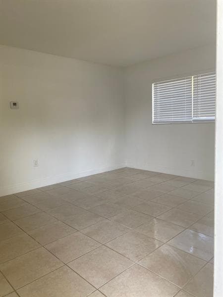 Building Photo - 3800 Riverside Dr