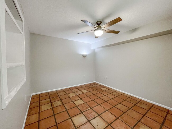 Building Photo - 317 3rd Ln