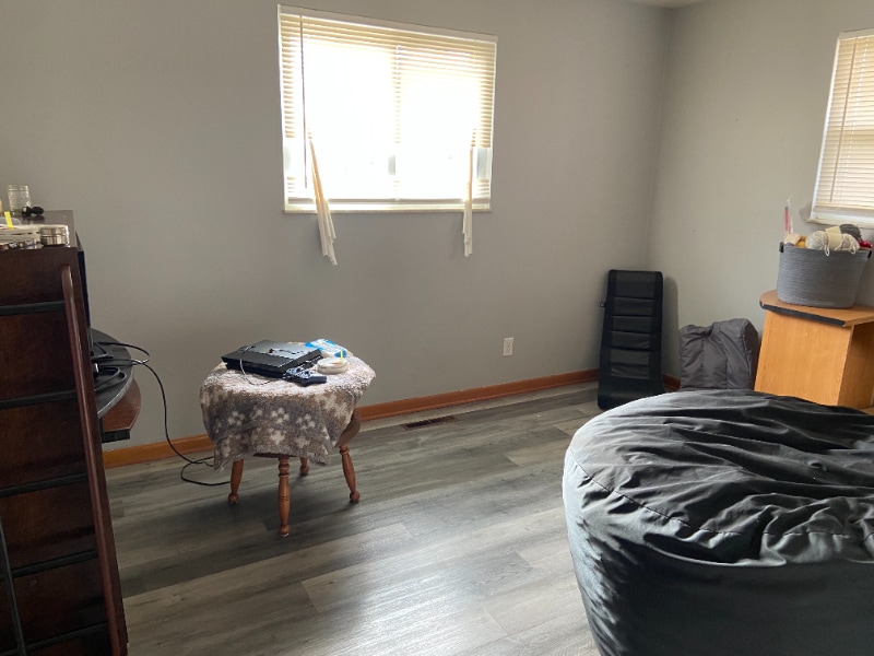 Building Photo - 415 E Staat St