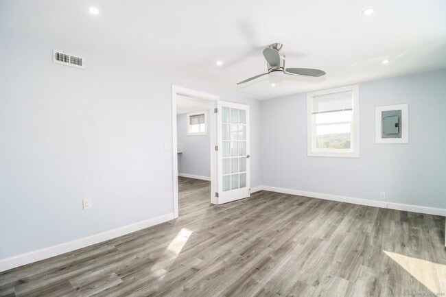 Building Photo - 15 Minerva St