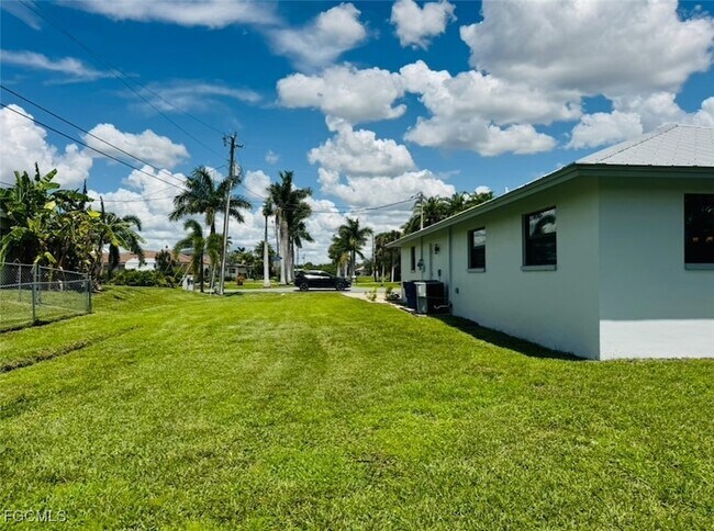 Building Photo - 2241 Club House Rd