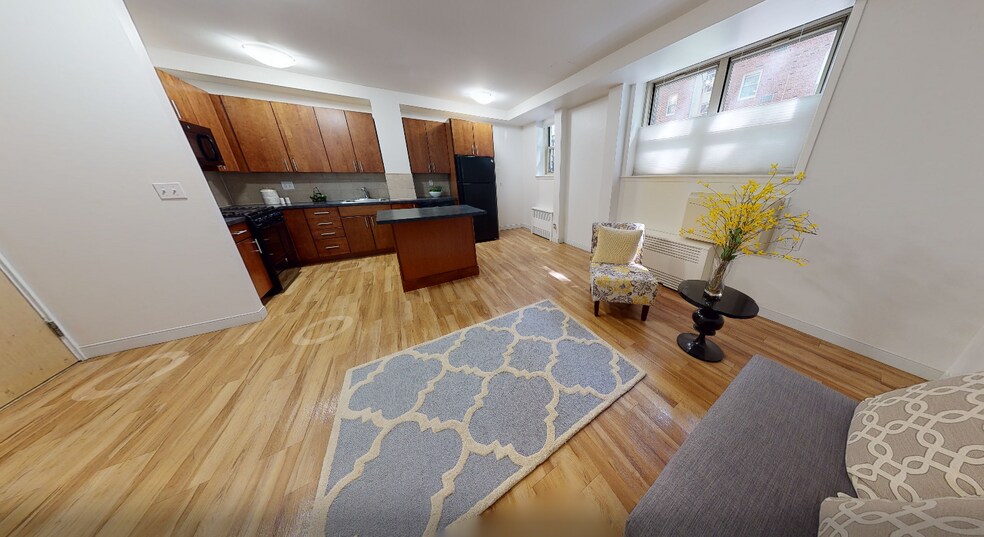 Building Photo - 63 Gordon St