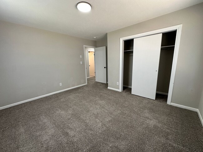 Building Photo - 3 Bedroom, 1 Bath Updated Home so very close to Ft Bragg!!