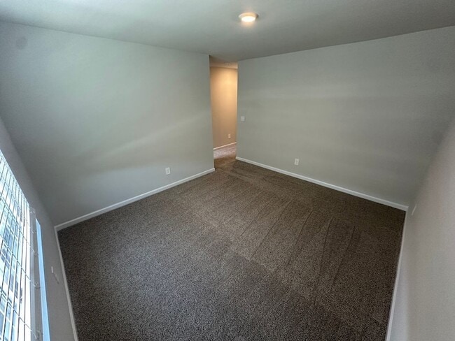 Building Photo - 206 Hazel Ln