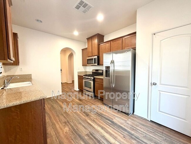 Building Photo - 37390 Paseo Violeta