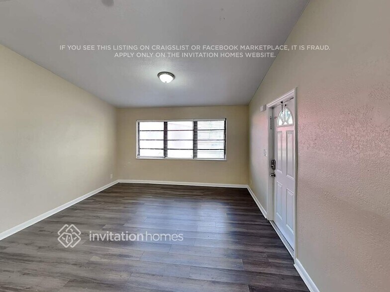 Building Photo - 1633 NW 15th Pl
