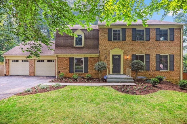 Building Photo - 5 BR 4.5 BA home with inground heated pool and extensive hardscape!