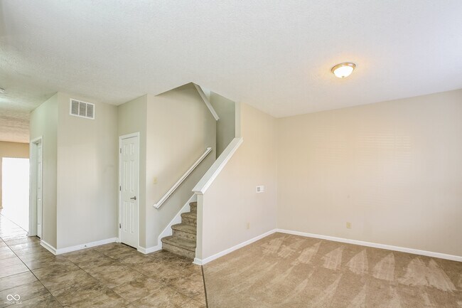 Building Photo - 11705 Rossmore Dr
