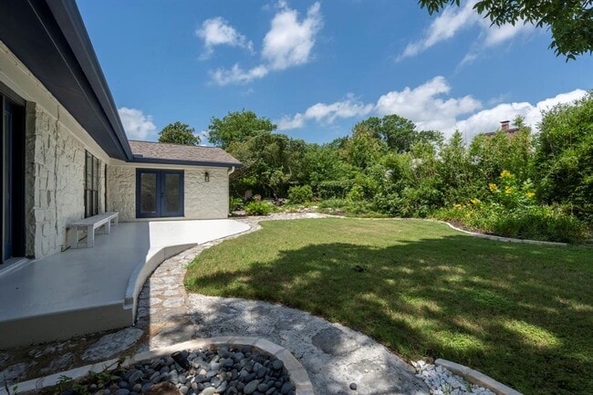 Building Photo - 2404 Coral Ridge Cir