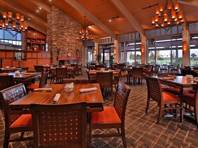 Building Photo - 7401 N Scottsdale Rd