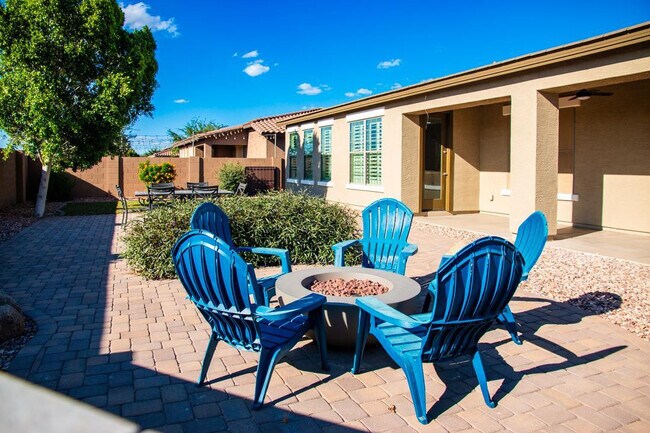 Building Photo - 1874 S 160th Ln