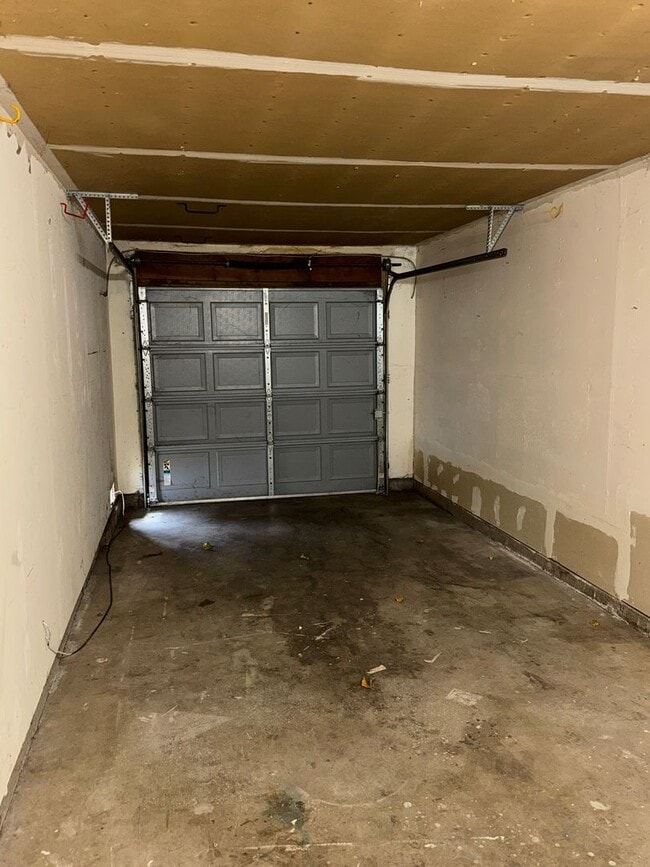 Building Photo - Harrison St Duplex