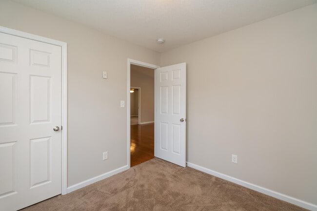 Building Photo - 5117 Cattail Ln